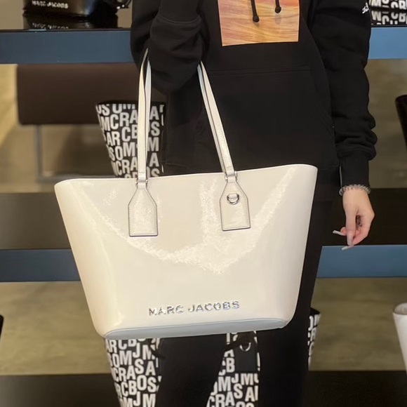 Marc Jacobs Women White Tote with Zipper - Picture 2 of 6